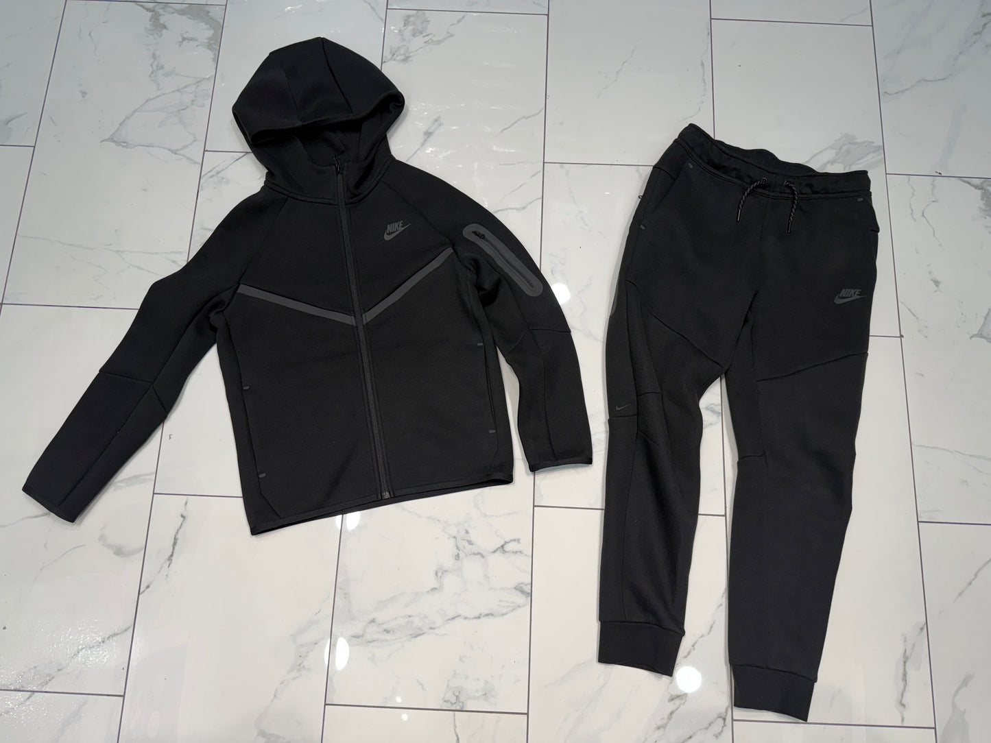 Authentic Big Kids Nike Tech Fleece Full Zip Hoodie & Pants Set (Black)
