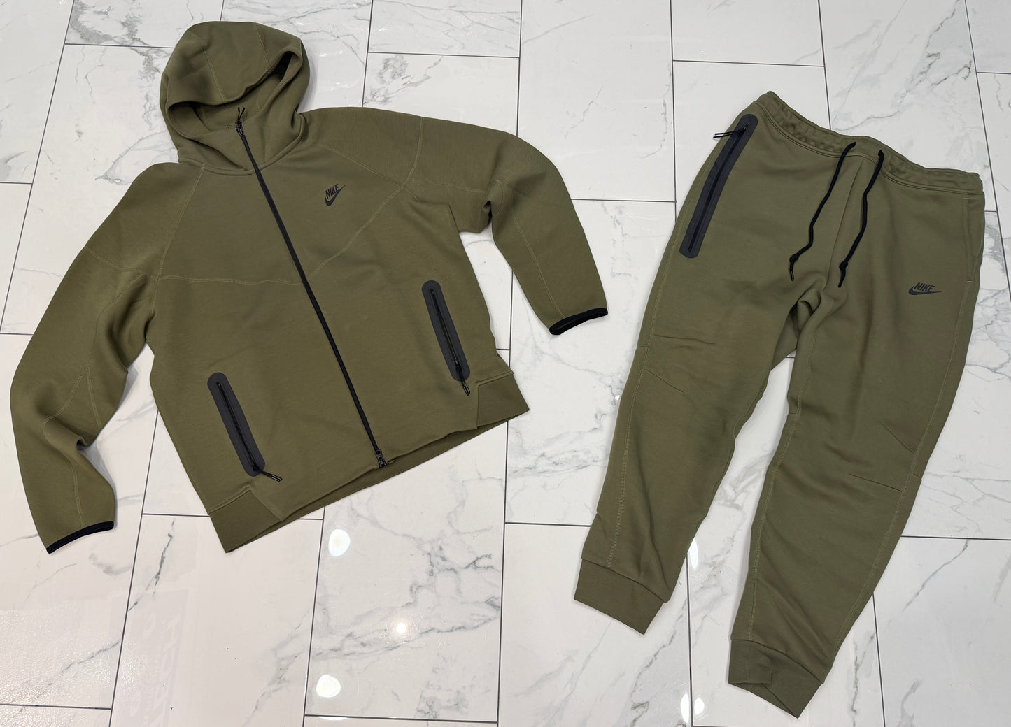 Nike Men's Tech Fleece Zip Hoodie & Pants Set (Olive)
