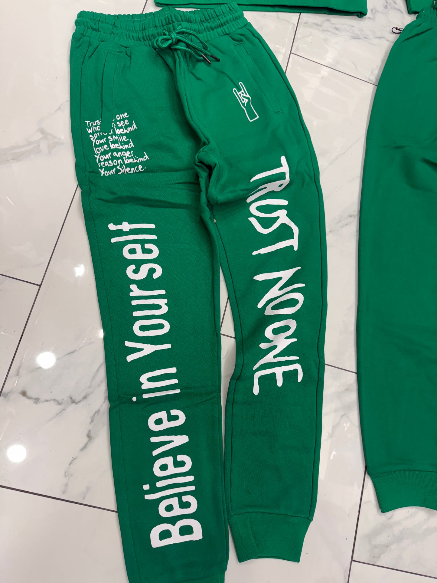 Apprv Trust No One Green Sweatsuit U