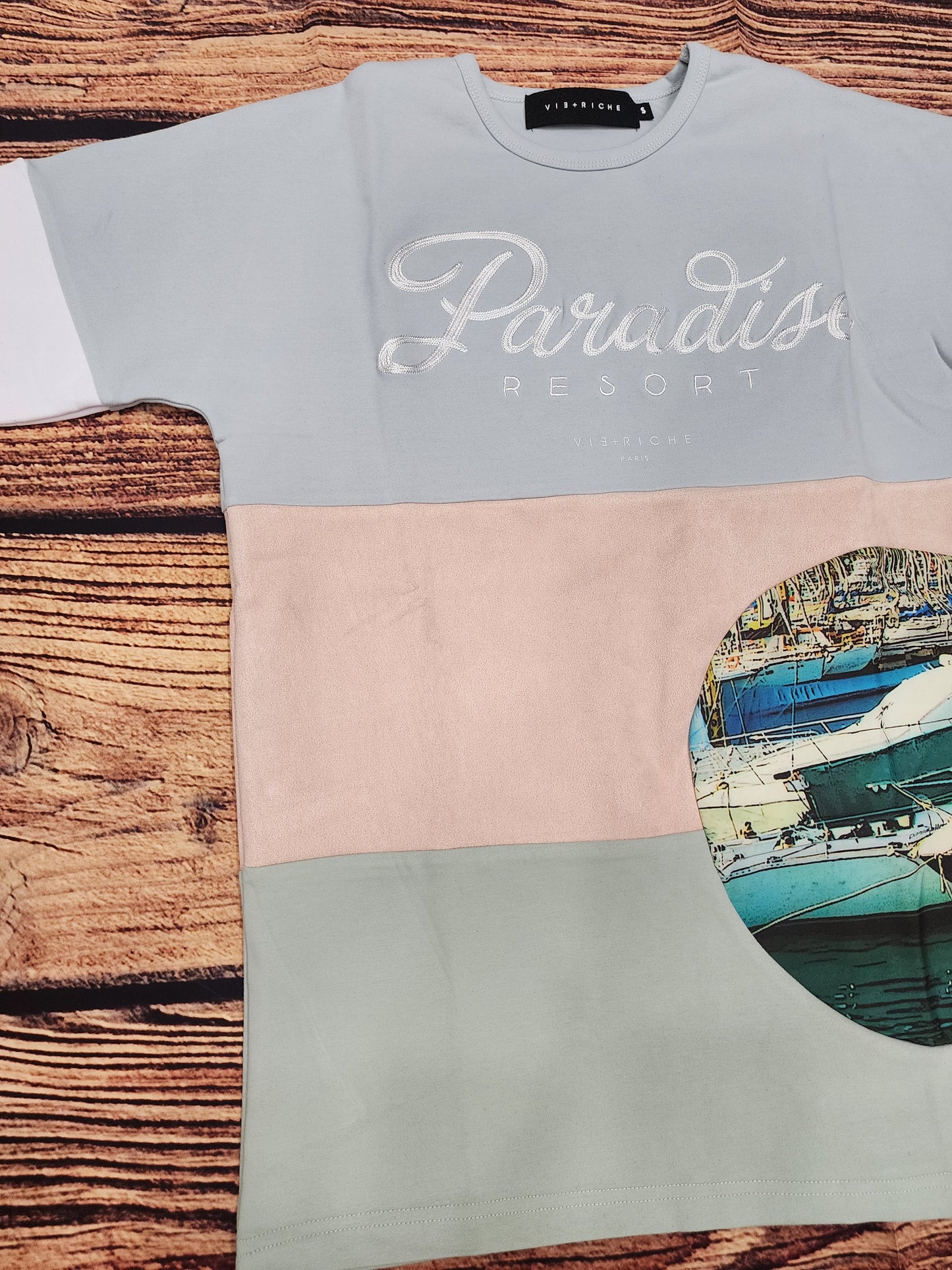 Vie Riche Paradise Resort Tee U
