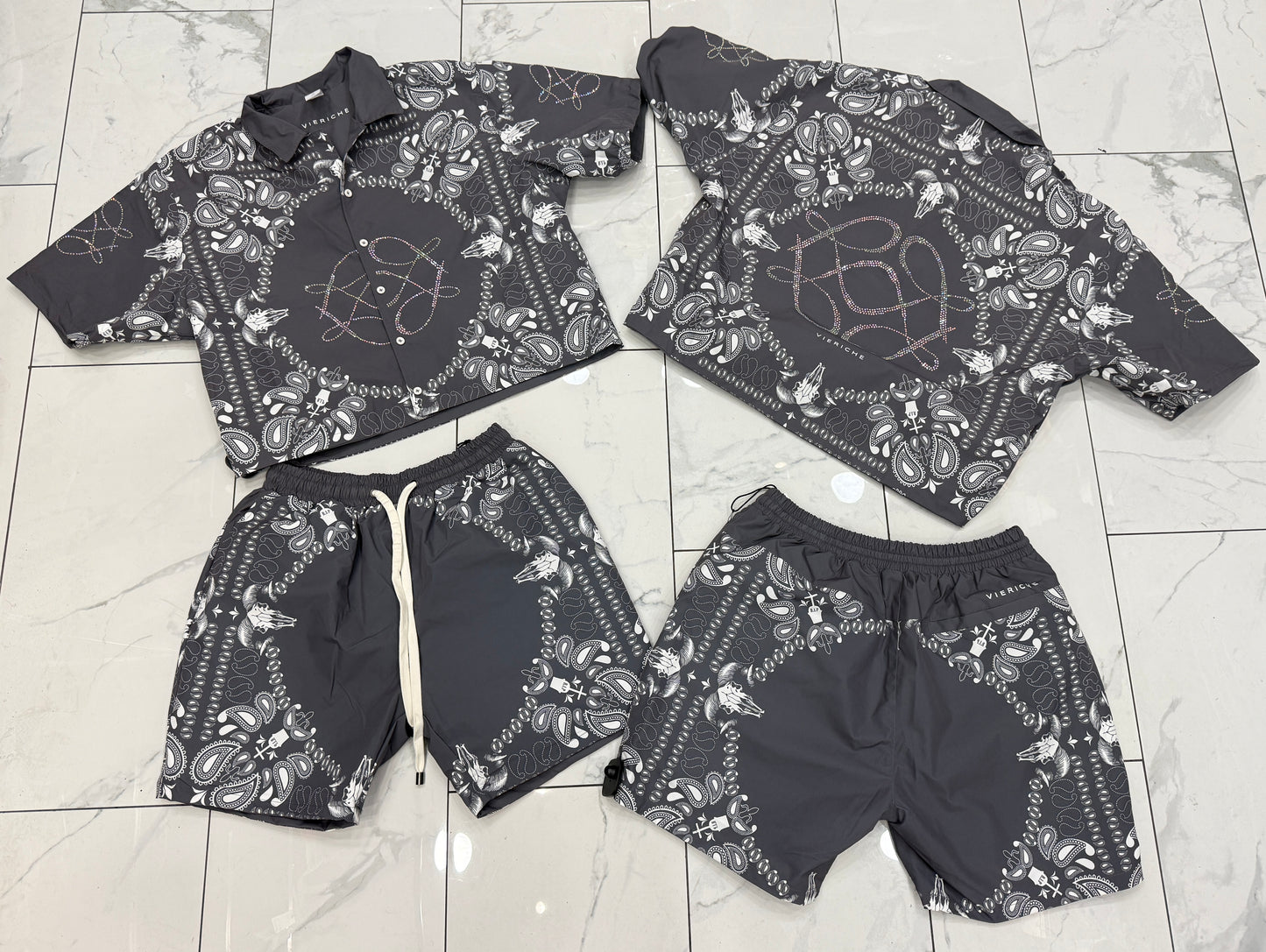 Vie Riche Reversible Paisley Set U