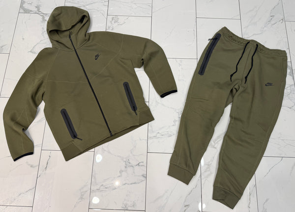 Nike Men's Tech Fleece Zip Hoodie & Pants Set (Olive)