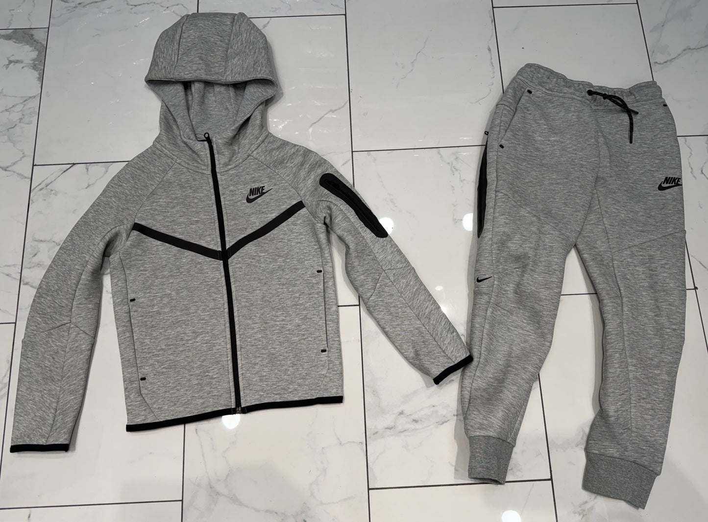 Authentic Big Kids Nike Tech Fleece Full Zip Hoodie & Pants Set (Grey)
