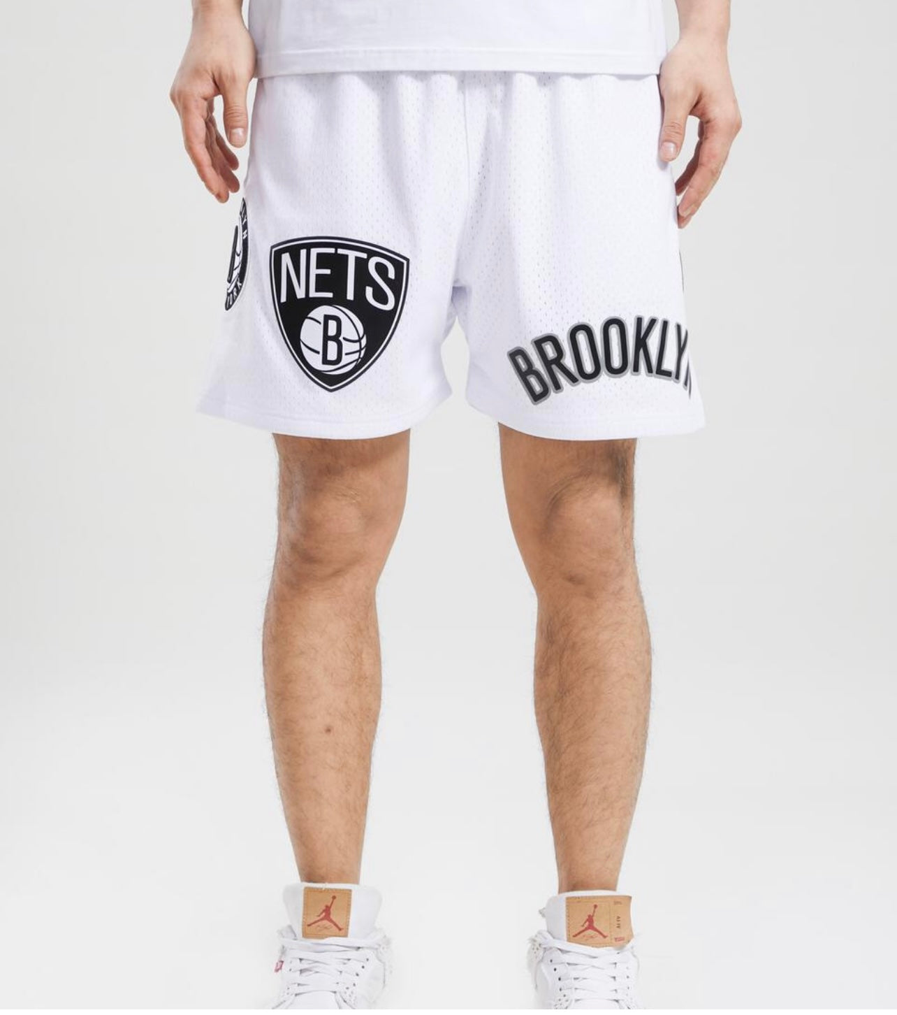 Pro Standard Brooklyn Nets White Mesh Shorts U