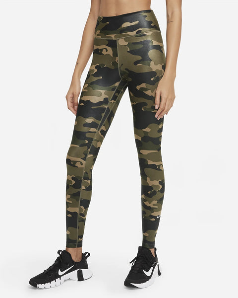 Nike Dri-FIT Swoosh Women’s Medium-Support 1-Piece Pad High-Neck Sports Bra w/ Nike Dri-FIT One Women's Mid-Rise Camo Leggings